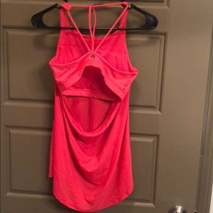 LULULEMON TANK W/ BUILT IN BRA😍😍😍